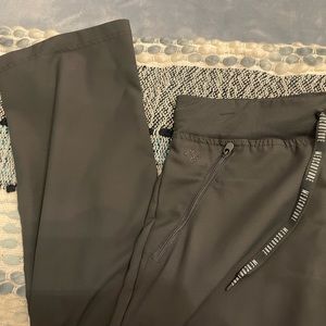 MedCouture Insight Scrub Set